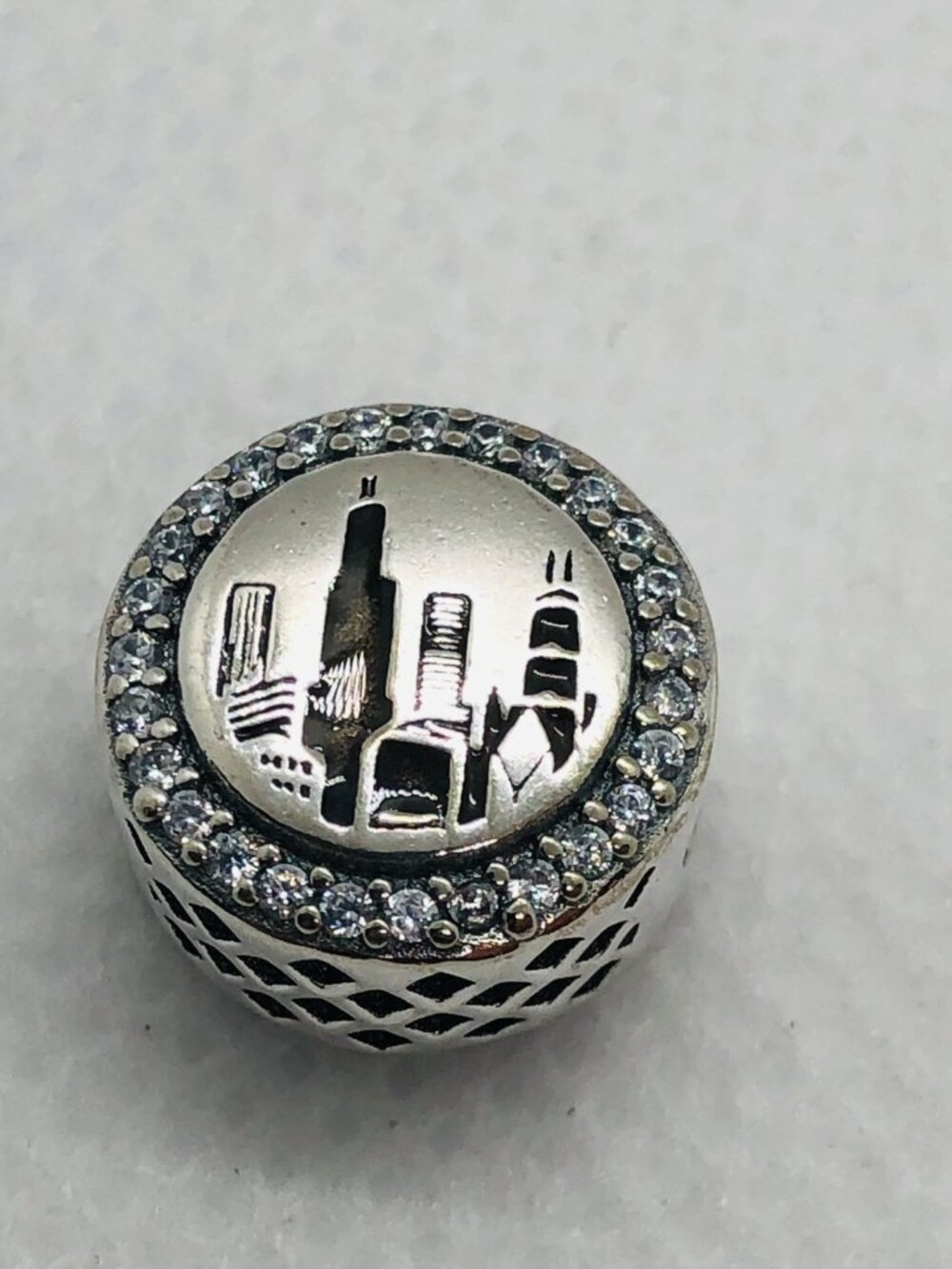 ✨ ✨Pandora Chicago Exclusive Bead Charm